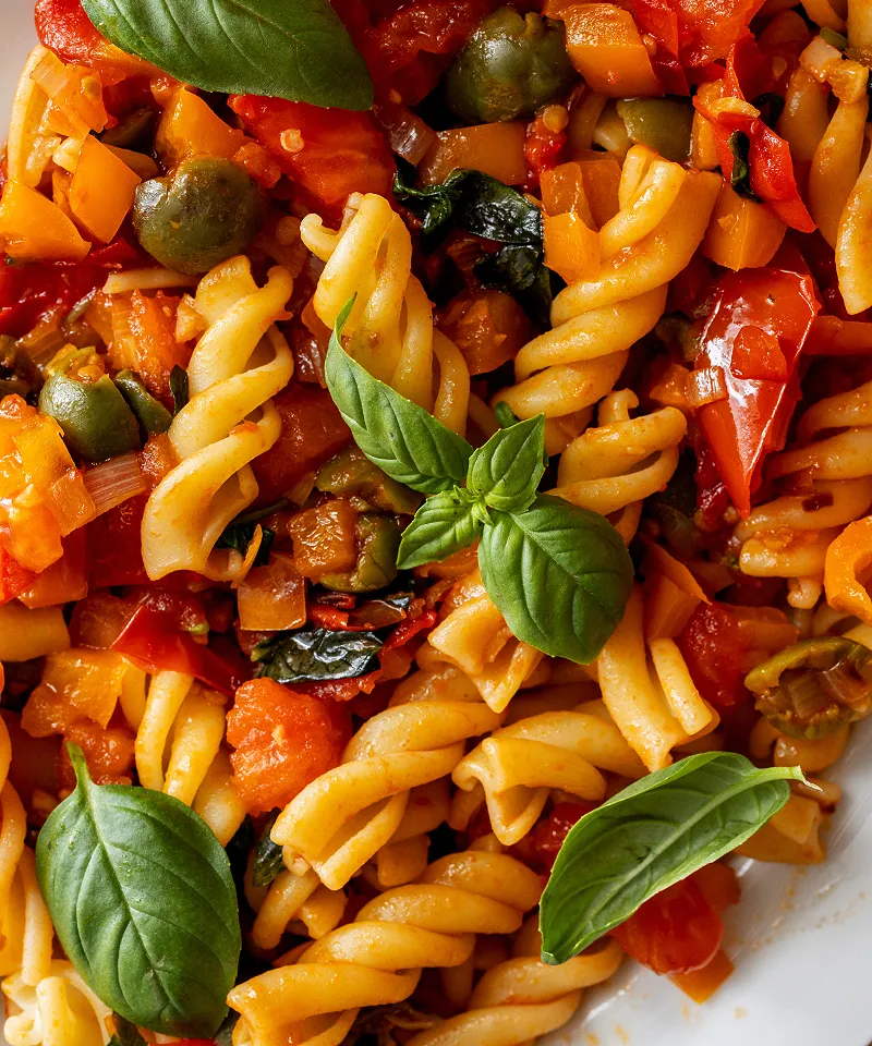 Vegan Tomato-Olive Pasta Recipe