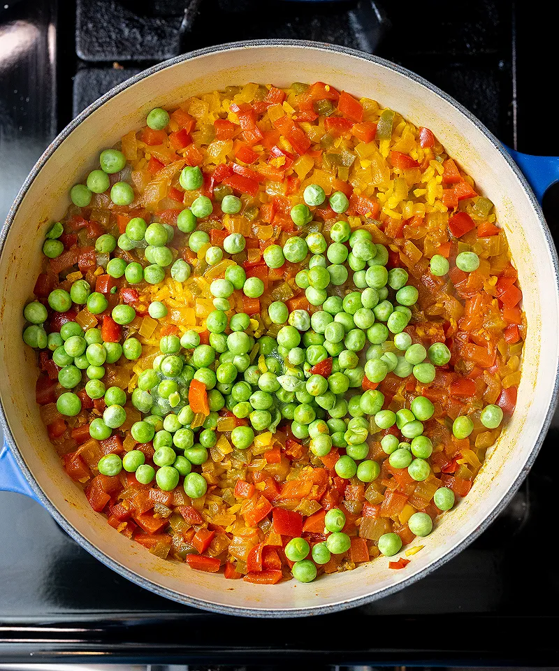 Steamed peas on rice