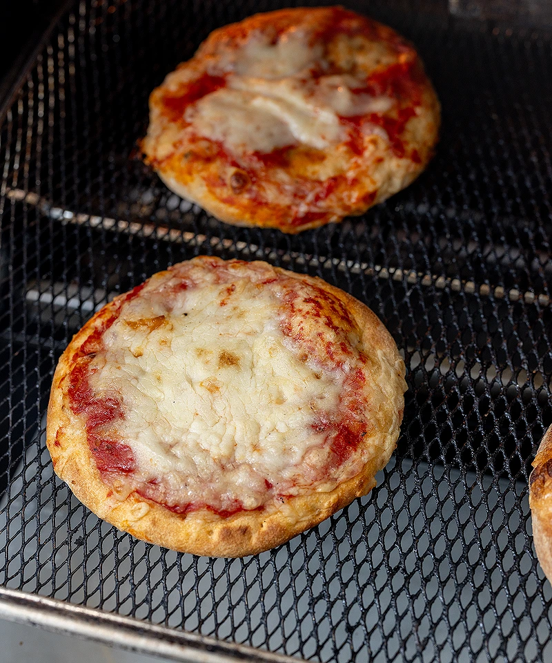 How to cook Blackbirdie pizza minis