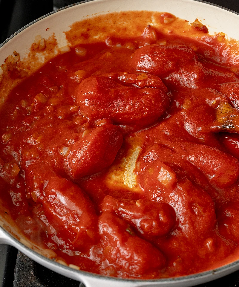 Red sauce for vegan lentil balls